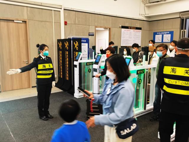 内地将提高自香港、澳门进境居民旅客携带行李物品免税额度